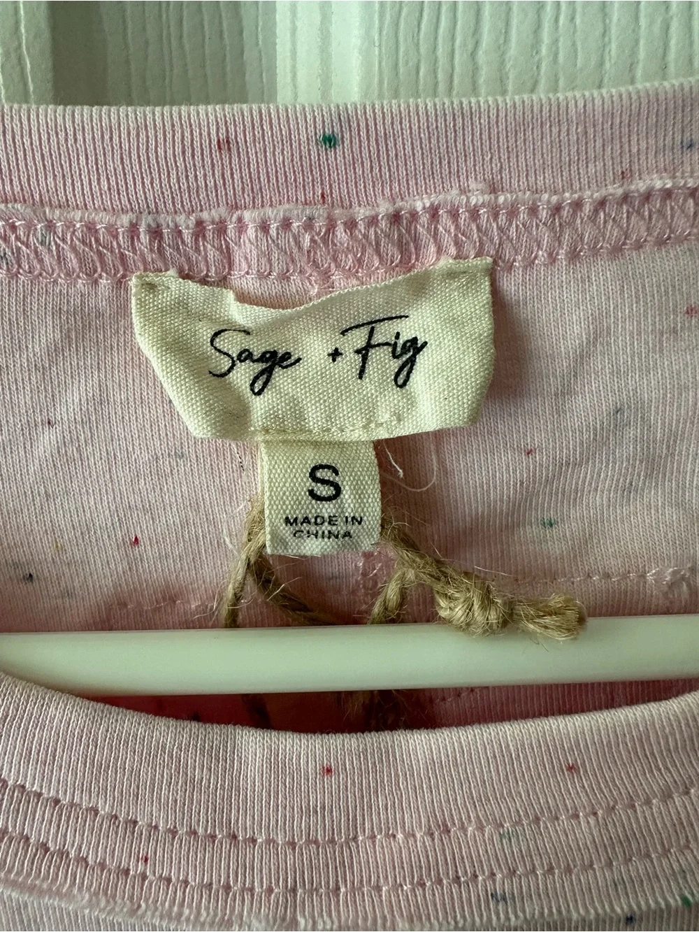 Sage & Fig Pink Bow Appliqué Short Sleeve Top - Picture 3 of 5